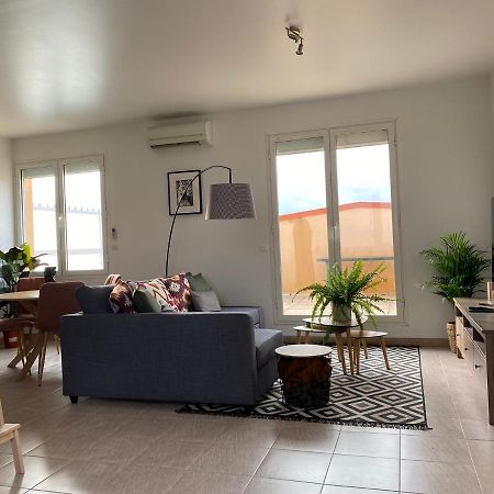 Appartement 2 Pieces De 44M² En Centre Ville Magny-les-Hameaux Dış mekan fotoğraf